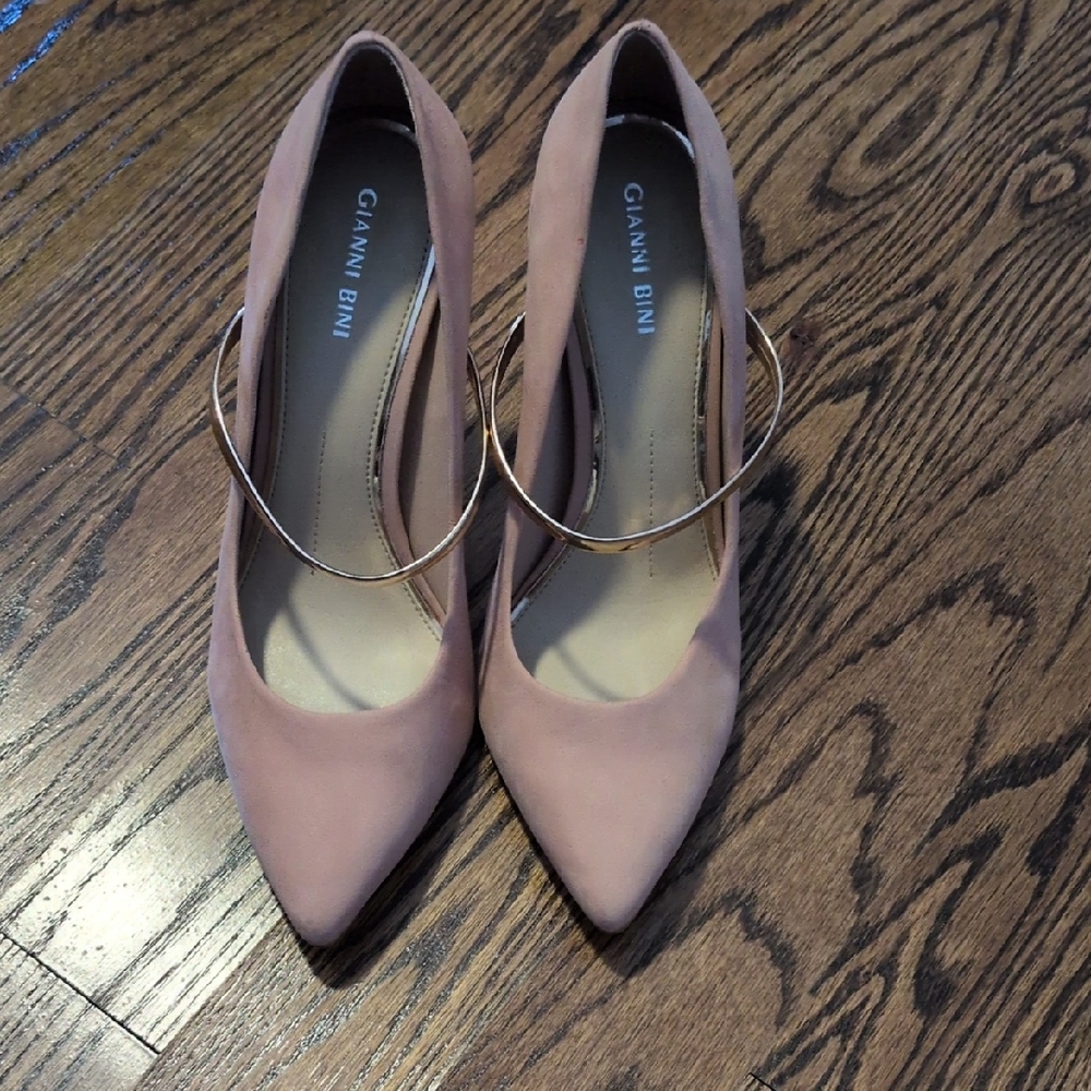 Gianni Bini Nude Pink Heels